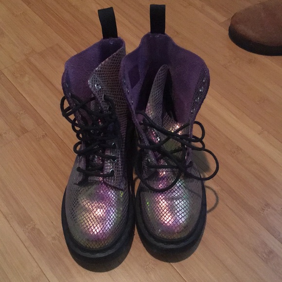 dr martens iridescent pascal